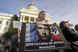 JAV vyksta Ukrainos palaikymo akcijos, kuriose smerkiama neišprovokuota Rusijos agresija JAV vyksta Ukrainos palaikymo akcijos, kuriose smerkiama neišprovokuota Rusijos agresija