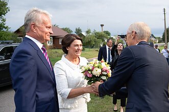 Prezidentas Gitanas Nausėda ir pirmoji ponia Diana Nausėdienė lankosi Varėnos rajone. Prezidentas Gitanas Nausėda ir pirmoji ponia Diana Nausėdienė lankosi Varėnos rajone.