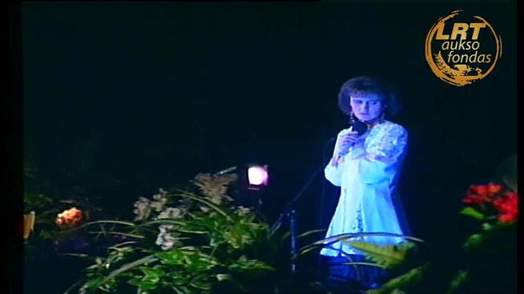 Dainuoju Motinai ir Lietuvai Tėvynei