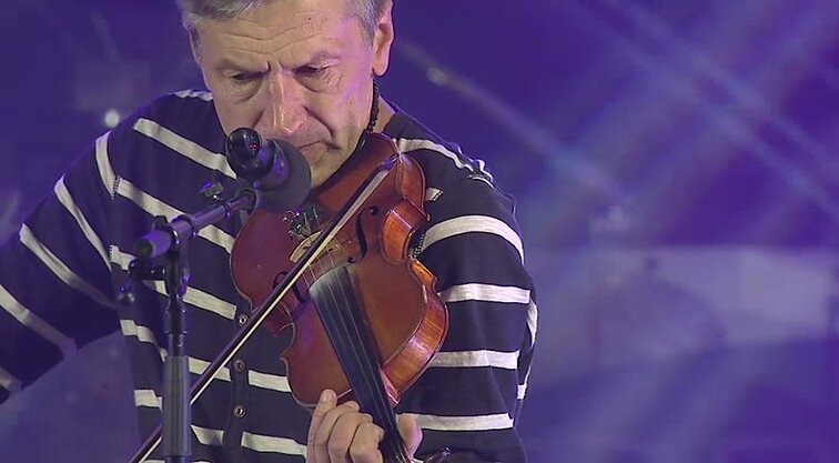 Nacionalinis bardų festivalis „Purpurinis vakaras“ 2014. Dalyvauja V. Landsbergis ir grupė