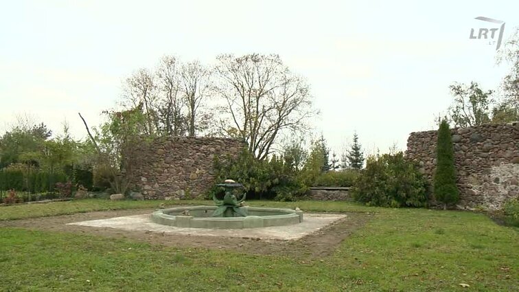 Atspindžiai. Akmenėlių dvaras Pakruojo rajone.