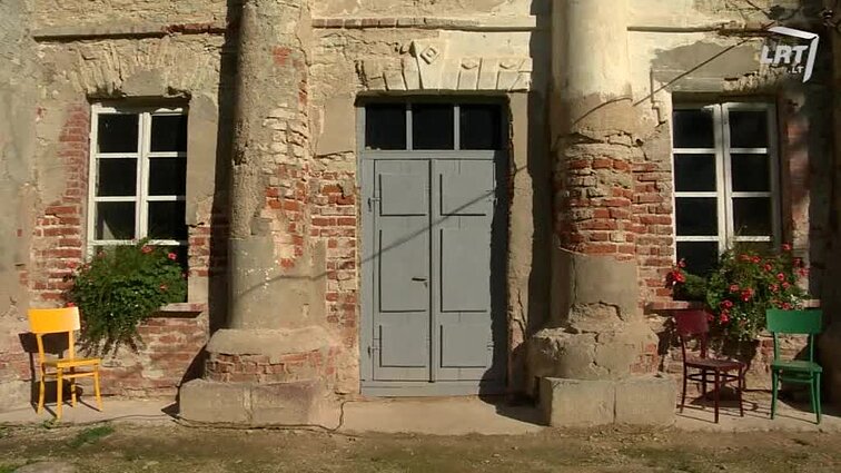 Atspindžiai. Dvaras Biržų rajone.