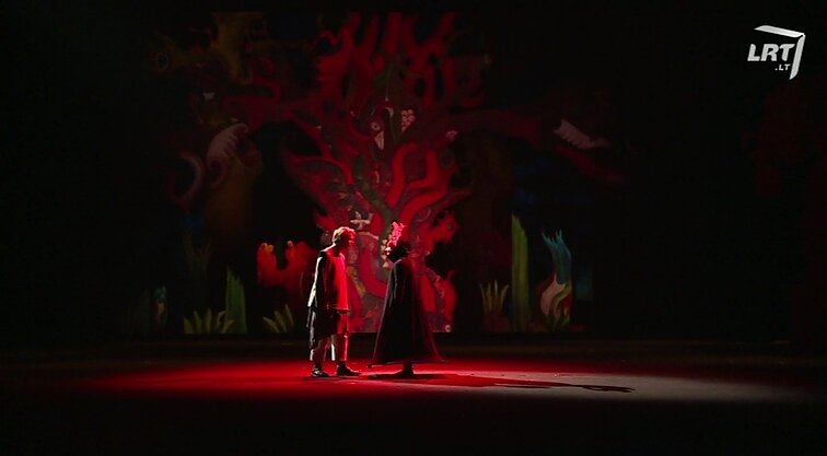 Teatras. „Kaulinis senis ant geležinio kalno“ – teatrinė pasaka liaudies motyvais