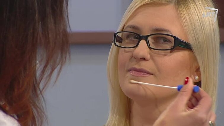 Klauskite daktaro. Gazuoti gėrimai ir apie tai kas įvyksta miegant su makiažu.