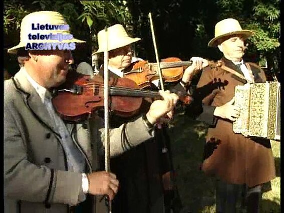Pirmoji pasaulio lietuvių dainų šventė 1994. Folkloro diena