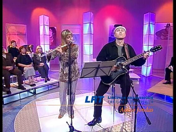 Vakaro autografas. Dainininkė Neda Malūnavičiūtė