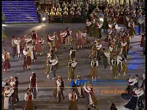 Lietuvos Tūkstantmečio dainų šventė „Amžių sutartinė“. Ansamblių vakaras „Metai“ 1 dalias