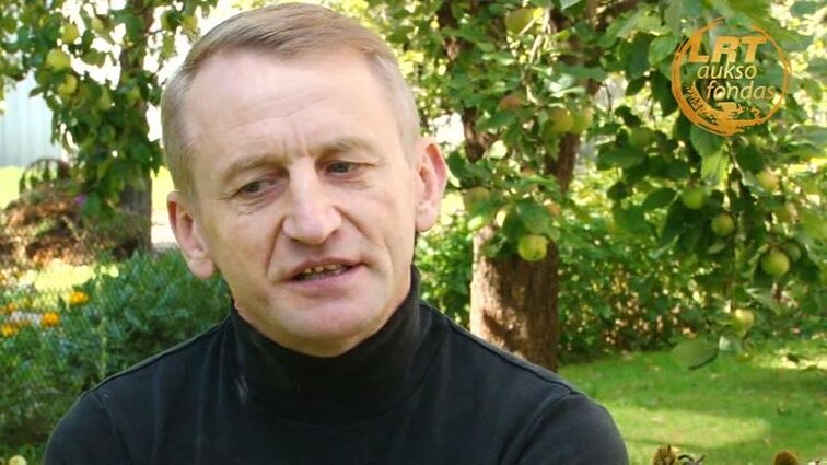 Keliai. Mašinos.Žmonės