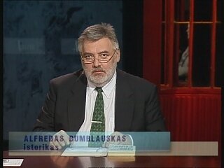 Amžių šešėliuose. Lietuvos kariuomenės dienai