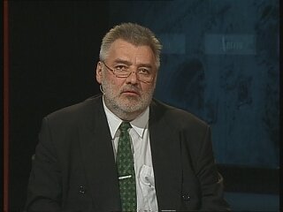 Amžių šešėliuose. Lietuvių kalba - konstitucinė vertybė