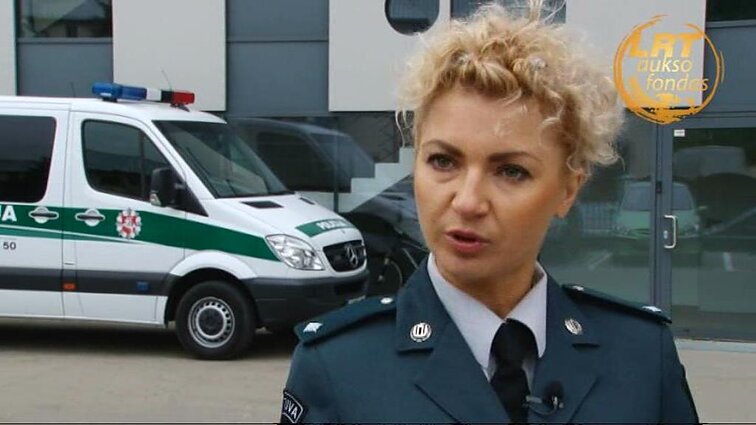 Keliai. Mašinos. Žmonės