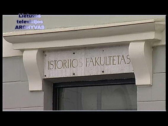 Amžių šešėliuose. Istorijos mokslo raida Lietuvoje. Istorikų statusas.
