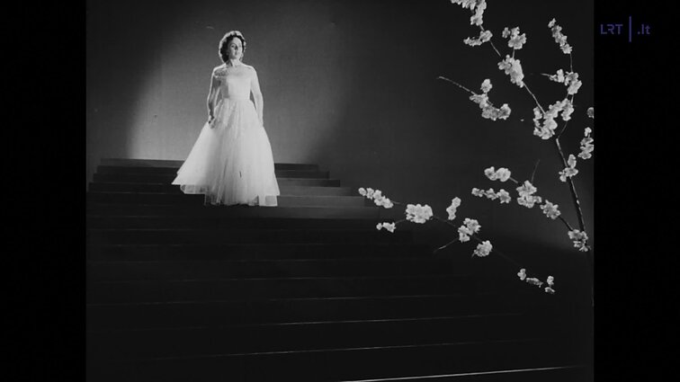 Elena Čiudakova. Obelų žiedai