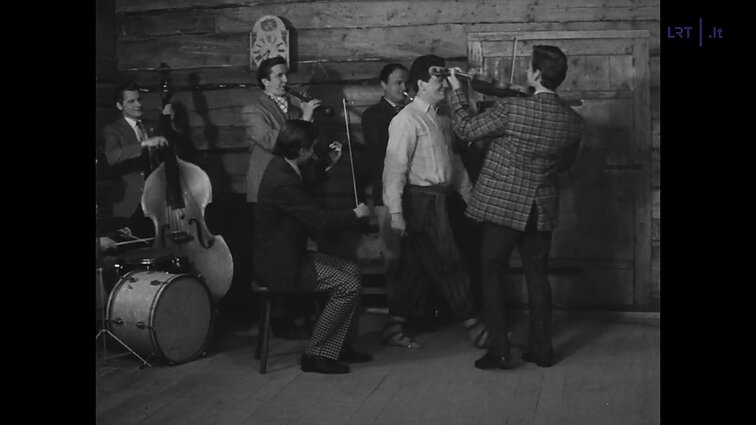 Ansamblis „Armonika“. Senbernio daina