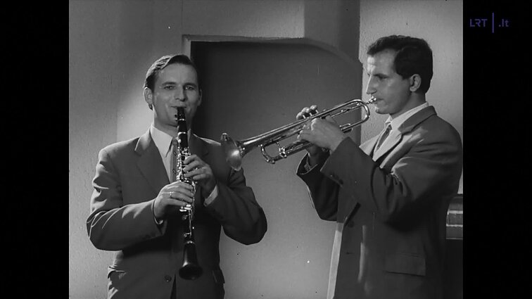 Ansamblis „Lietuva“. Lietuvių liaudies žaidimas „Ievaro tiltas“