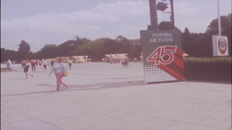 Laidos „Mūsų svečiai“ siužetai: tarptautinė dainų ir šokių šventė