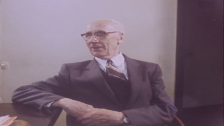 Laidos „TV forumas“ siužetai: pensionatas senoliams, mokykla-internatas vaikams