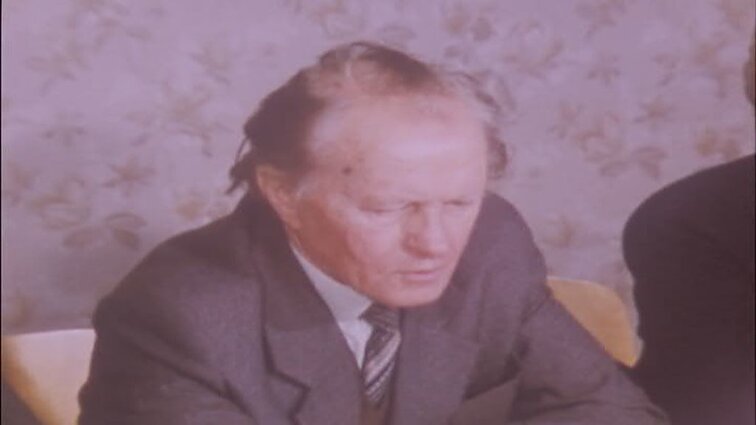 Laidų „Dailininkas Juozas Galkus“, „Panorama“ siužetai: dailininkas Juozas Galkus, kuro aparatūros gamykla