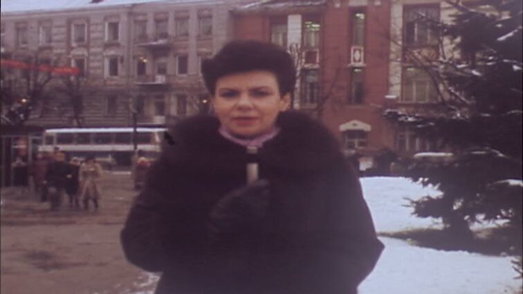 Laidos „TVR paštas“ siužetai: TV radijo, televizijos studijos, darbuotojai, žiūrovų apklausa