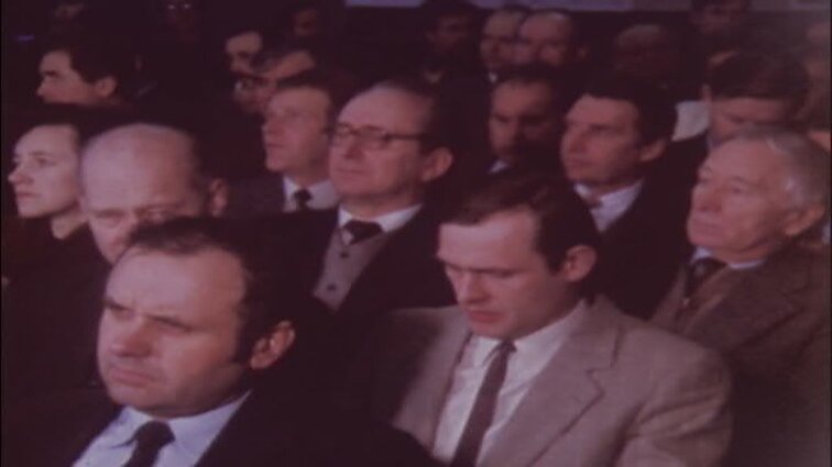 Laidų „Panorama“, „100 smulkmenų“ siužetai: moksleivių apklausa, pagalba Armėnijai