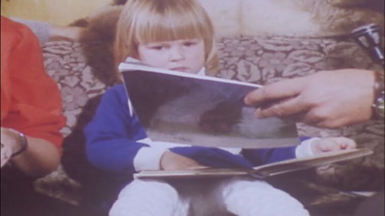 Laidų „Labas rytas“, „Panorama“ siužetai: skaito maža klaipėdietė, V. Kudirkos 130 gimimo metinių minėjimas