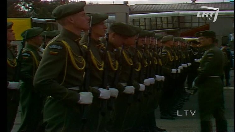 Popiežiaus Jono Pauliaus II vizitas Lietuvoje (Sutikimas Vilniaus oro uoste)