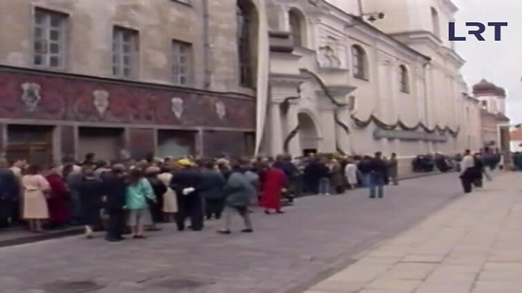 Panoramos archyvai. Popiežius lankosi Šv. Dvasios bažnyčioje