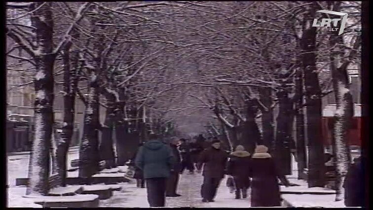 Panoramos archyvai. Juozo Mikėno „Rūpintojėlis“ ir Įgulos bažnyčia