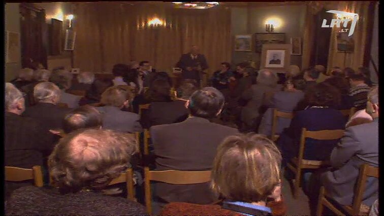 Panoramos archyvai. Paminėtas rašytojas, kunigas Antanas Šmulkštys-Paparonis ,