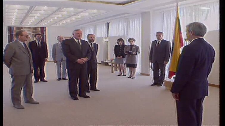 Panoramos archyvai. Prezidentas Algirdas Brazauskas su JAV ambasadoriumi Darelu Džonsonu