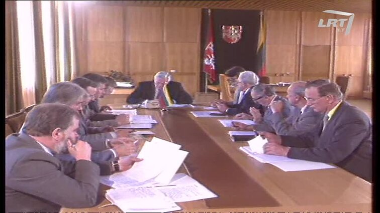 Panoramos archyvai. Prezidentui teko pakrapštyti pinigus