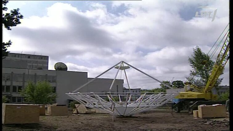 Panoramos archyvai. Palydovinė TV stotis