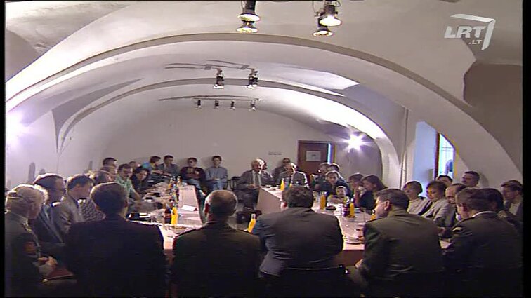 Panoramos archyvai. Tado Dambrausko parodos atidarymas, žurnalistams įteikiami atminimo ženklai