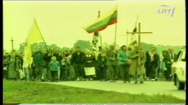 Panoramos archyvai. Kryžių kalne pašventintas Popiežiaus kryžius