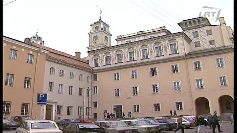 Panoramos archyvai. Vilniaus Universiteto dėstytojų padėtis