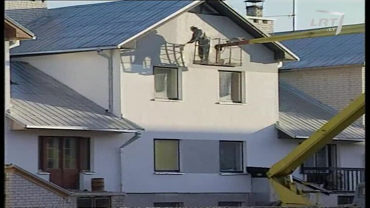 Panoramos archyvai. Uždaroji AB „Jaura“ šiltina namus