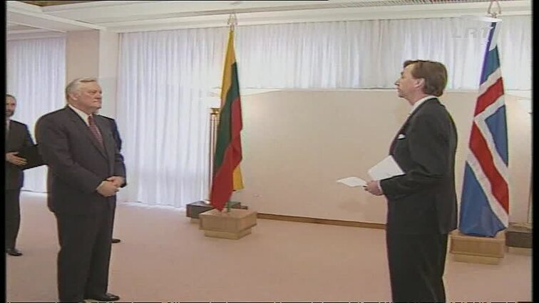 Panoramos archyvai. Islandijos ambasadorius įteikė skiriamuosius raštus Prezidentui