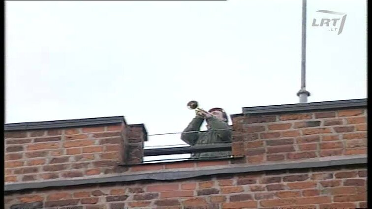 Panoramos archyvai. Sausio 1-ąją Gedimino pilyje iškeliama vėliava