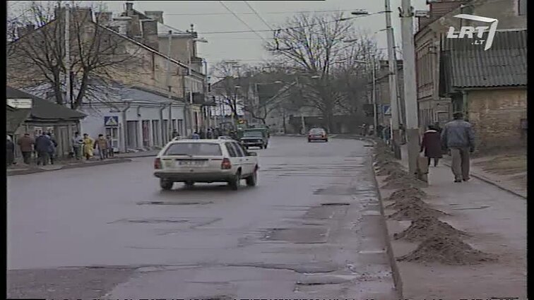 Panoramos archyvai. Naujos gatvių valymo ir barstymo mašinos
