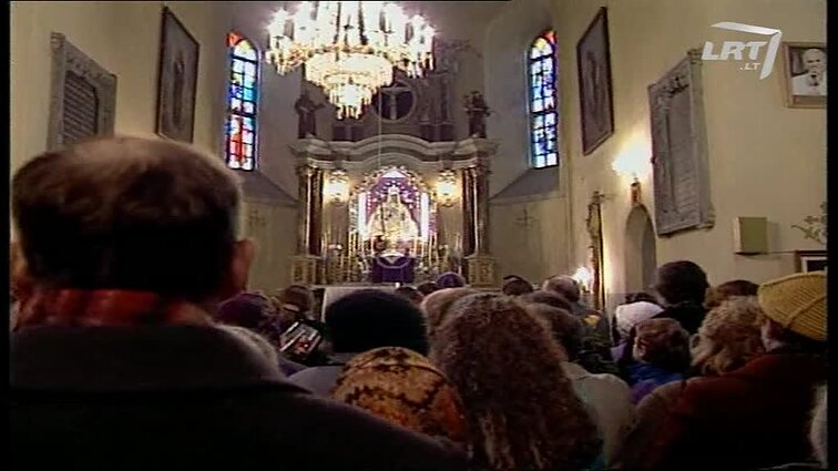 Panoramos archyvai. Nemenčinės parapijos paminėtas kunigo 90-metis