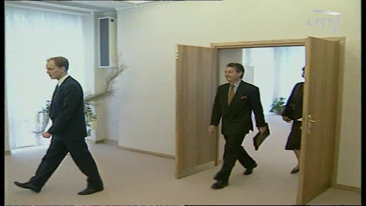 Panoramos archyvai. A.Brazauskas priėmė Prancūzijos ir Rusijos ambasadorius