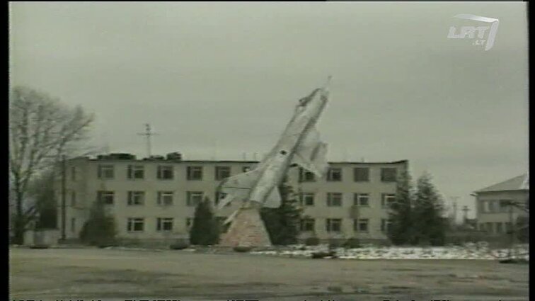 Panoramos archyvai. Anonimai puola Zoknių aerouostą