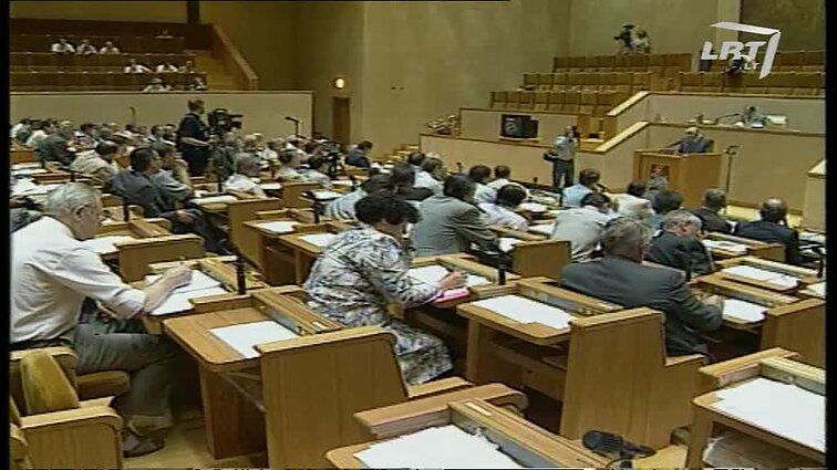 Panoramos archyvai. Prezidentas apie sienas