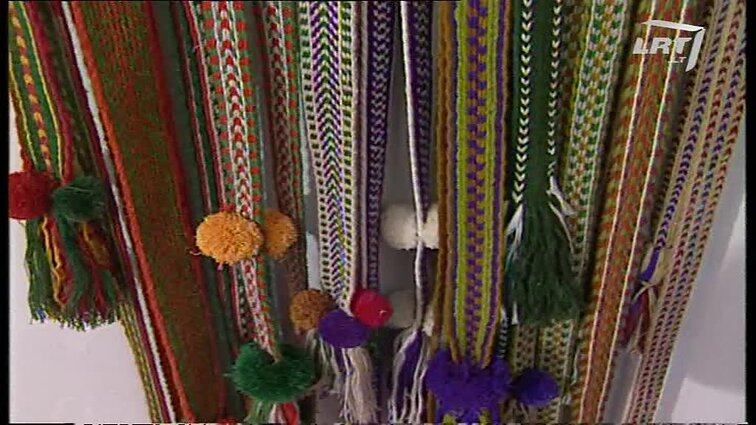 Panoramos archyvai. Gintarinės lentelės prizas vytinių juostų audėjai