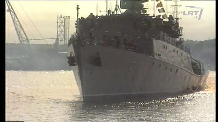 Panoramos archyvai. Sugrįžo fregata "Žemaitis"