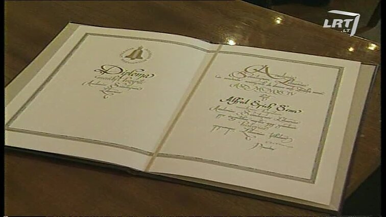 Panoramos archyvai. Alfredui Erichuui Sennui įteiktas LMA užsienio nario diplomas
