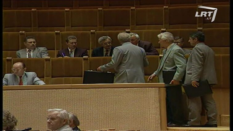 Panoramos archyvai. Diskusija Seime