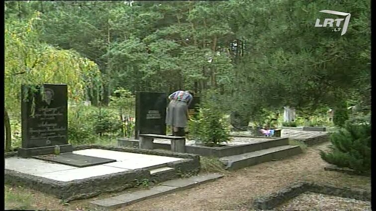 Panoramos archyvai. Išniekintos žydų kapinės