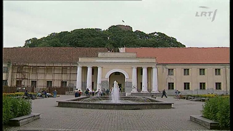 Panoramos archyvai. Prezidentas lankosi pilyse