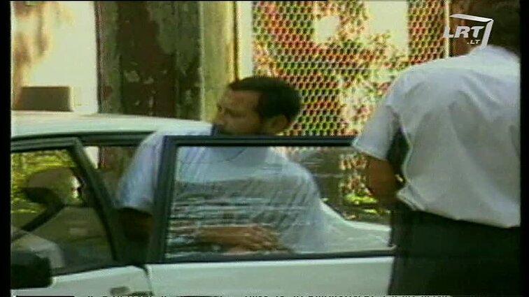 Panoramos archyvai. Sulaikytas pareigūnas